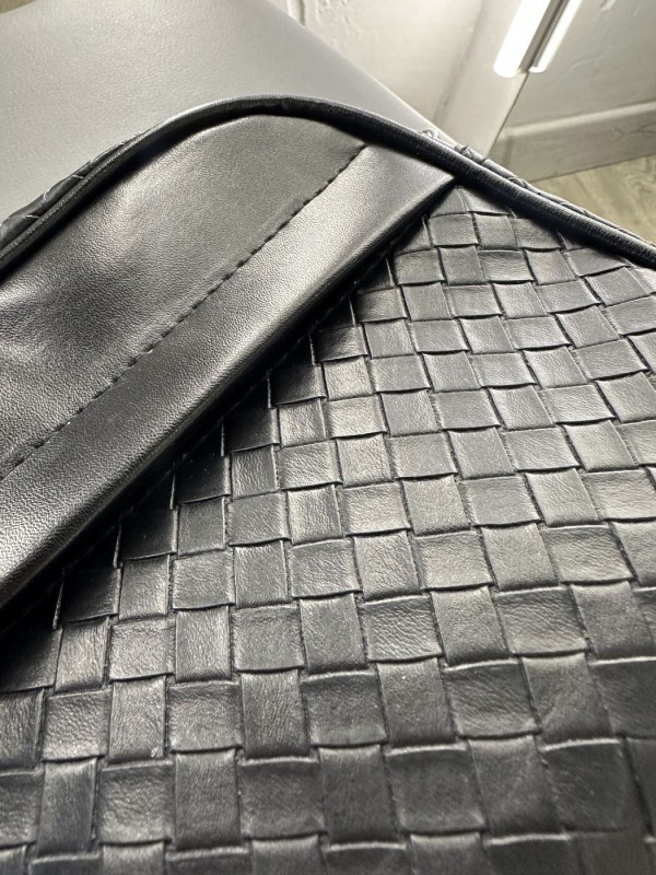 Чоловіча сумка через плече з плетеною фактурою textured design  -  Зображення 4