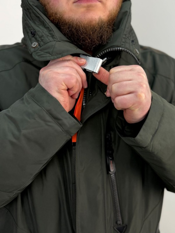 Мужская удлиненная куртка-парка с карабином и капюшоном hooded parka  - Изображение 15