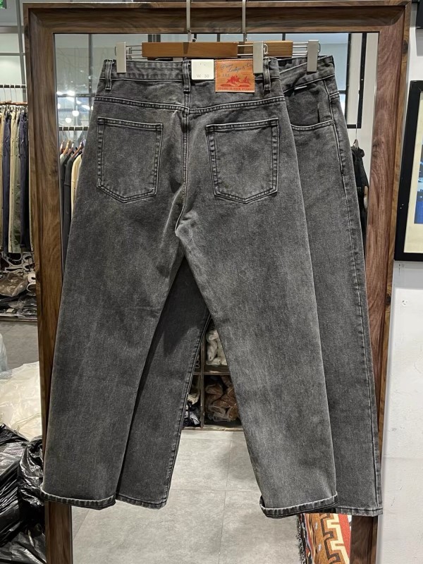 Чоловічі джинси прямого силуету з ефектом washed denim  -  Зображення 2