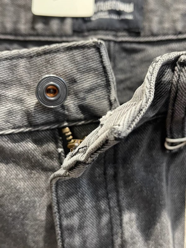 Чоловічі джинси прямого силуету з ефектом washed denim  -  Зображення 5