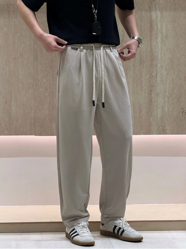 Легкие брюки в стиле casual на резинке
