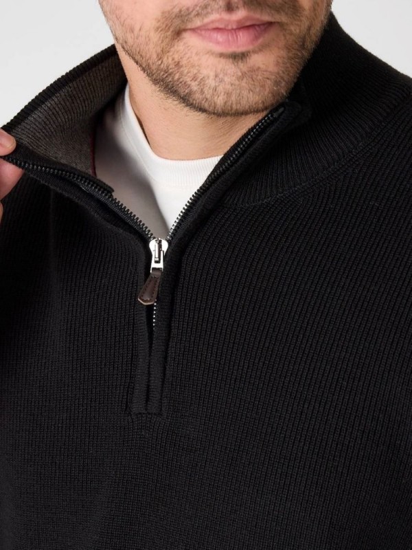 Стильная классическая мужская кофта с воротником-стойкой quarter-zip  - Изображение 4
