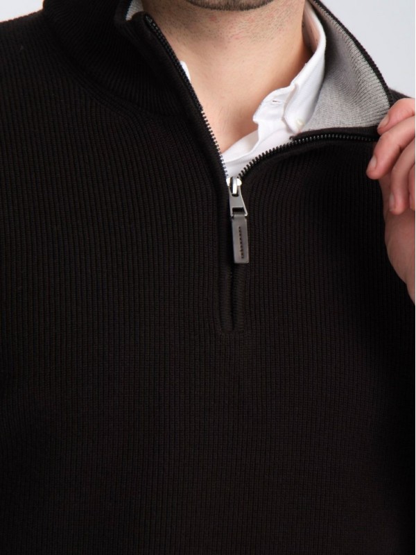 Стильная классическая мужская кофта с воротником-стойкой quarter-zip  - Изображение 5