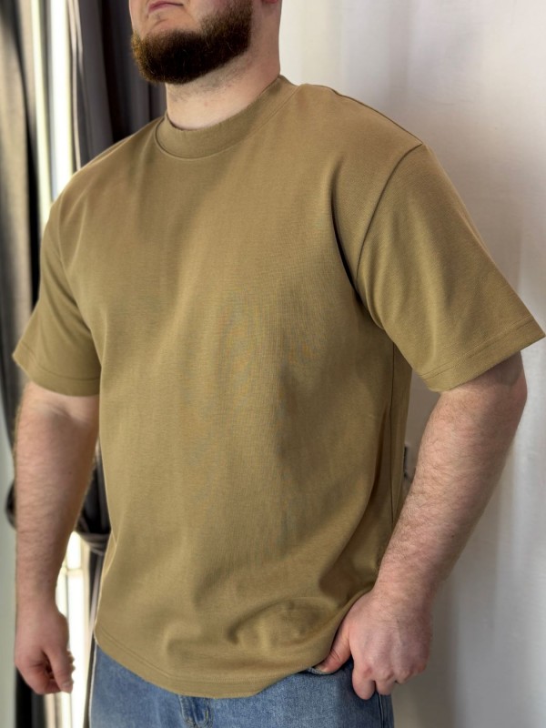 Стильна чоловіча футболка оверсайз в трендовому кольорі beige mode