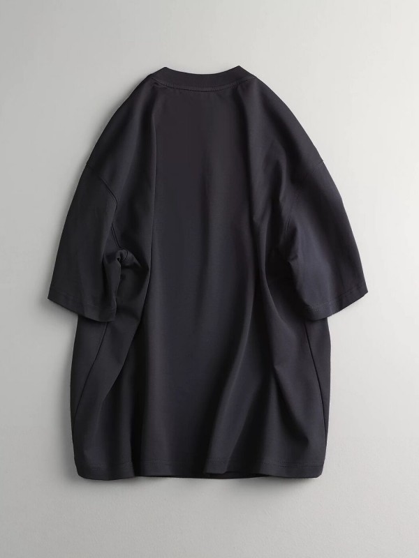 Мужская футболка свободного кроя с декоративной нашивкой minimalist print  - Изображение 1