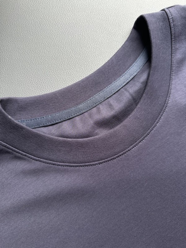 Мужская футболка свободного кроя с декоративной нашивкой minimalist print  - Изображение 3