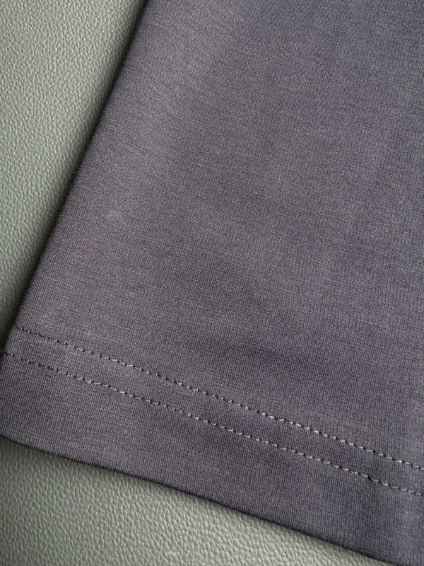 Мужская футболка свободного кроя с декоративной нашивкой minimalist print  - Изображение 5