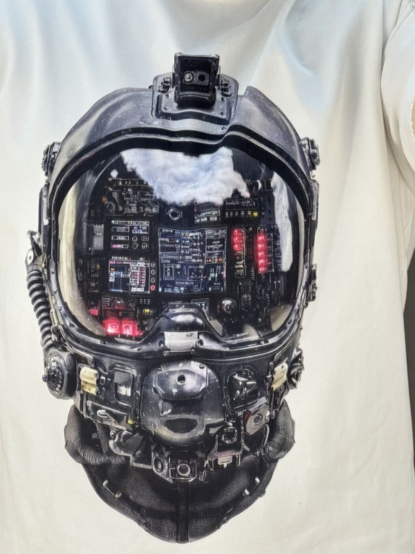 Чоловіча оверсайз футболка біла з принтом шолома пілота flight helmet  -  Зображення 3