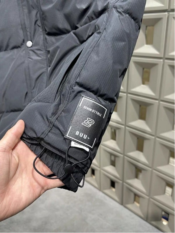 Чоловіча жилетка з капюшоном та накладними кишенями roomy pockets  -  Зображення 3