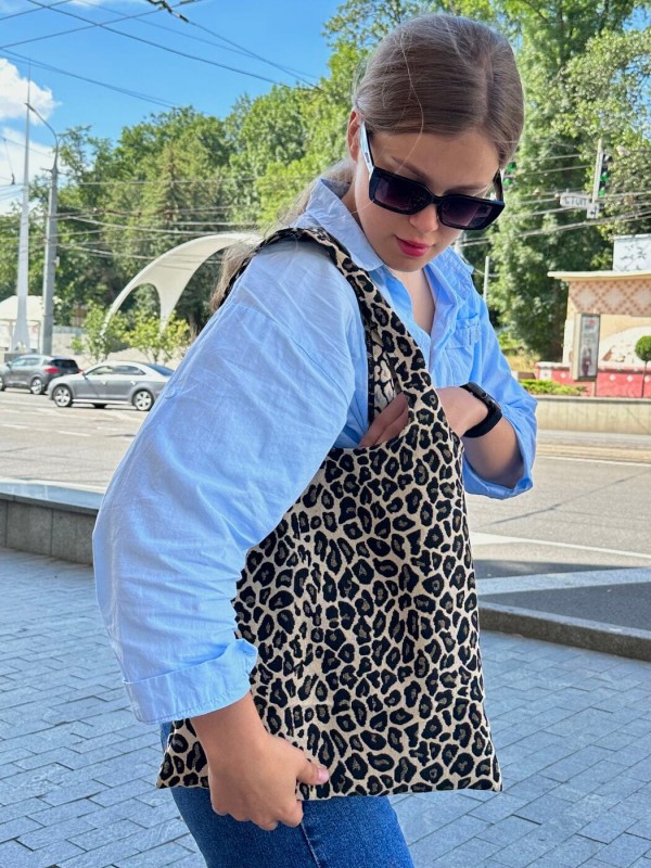 Шопер с анималистическим принтом