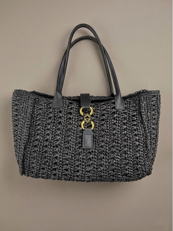 Плетена жіноча сумка з двома ручками black woven bag  -  Зображення 3