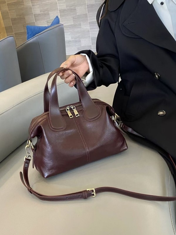 Стильна шкіряна сумка stylish leather bag