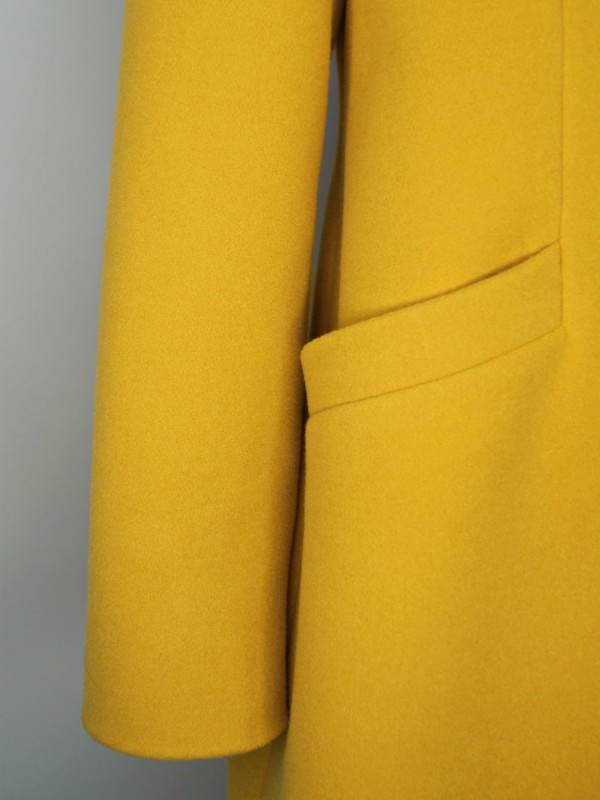Приталенное женское пальто желтого цвета stylish yellow coat  - Изображение 3