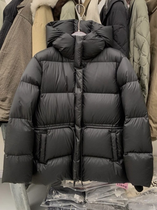 Жіноча куртка з куліскою на талії down-filled puffer   -  Зображення 1