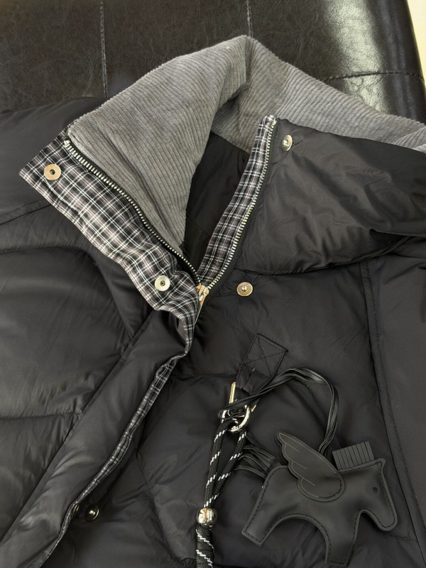 Жіноча куртка stylish black puffer  -  Зображення 1