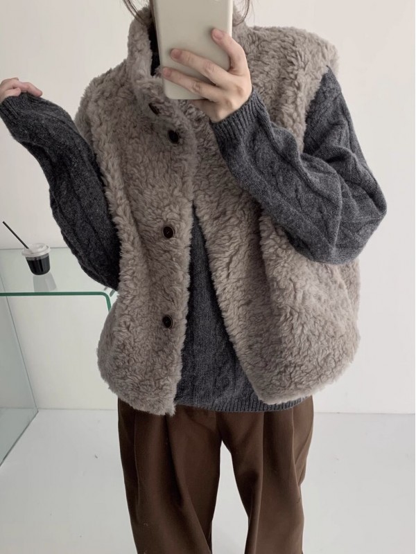Теплая женская жилетка из овечьей шерсти wool vest  - Изображение 1