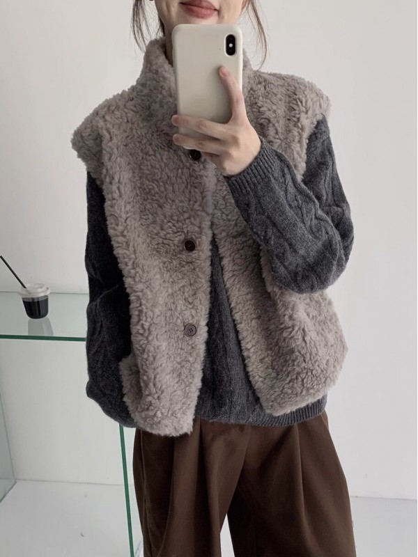 Теплая женская жилетка из овечьей шерсти wool vest  - Изображение 3