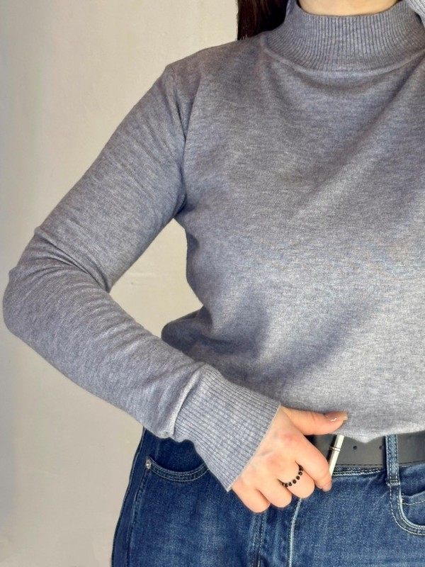 Трикотажный гольф basic style в сером цвете  - Изображение 2