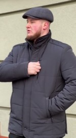 Куртка зимняя классическая с воротником стойкой и шлицами