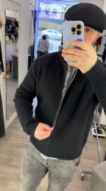 Кофта-бомбер на молнии черная