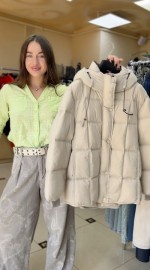 Жіноча куртка з кишенею на рукаві stylish puffer
