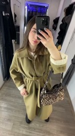 Пальто з відкладним коміром